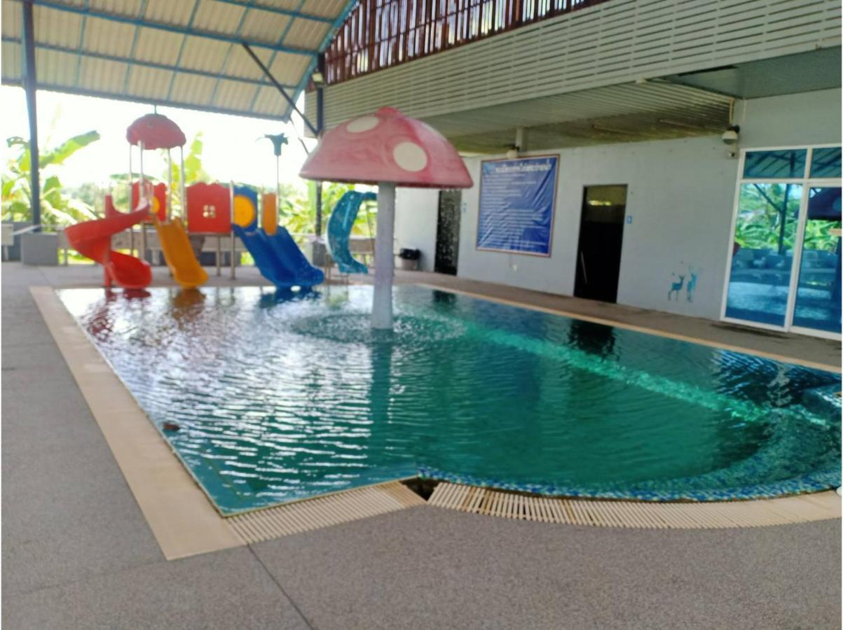 Capital O 75412 V Resort Nakhon Nayok Exterior photo